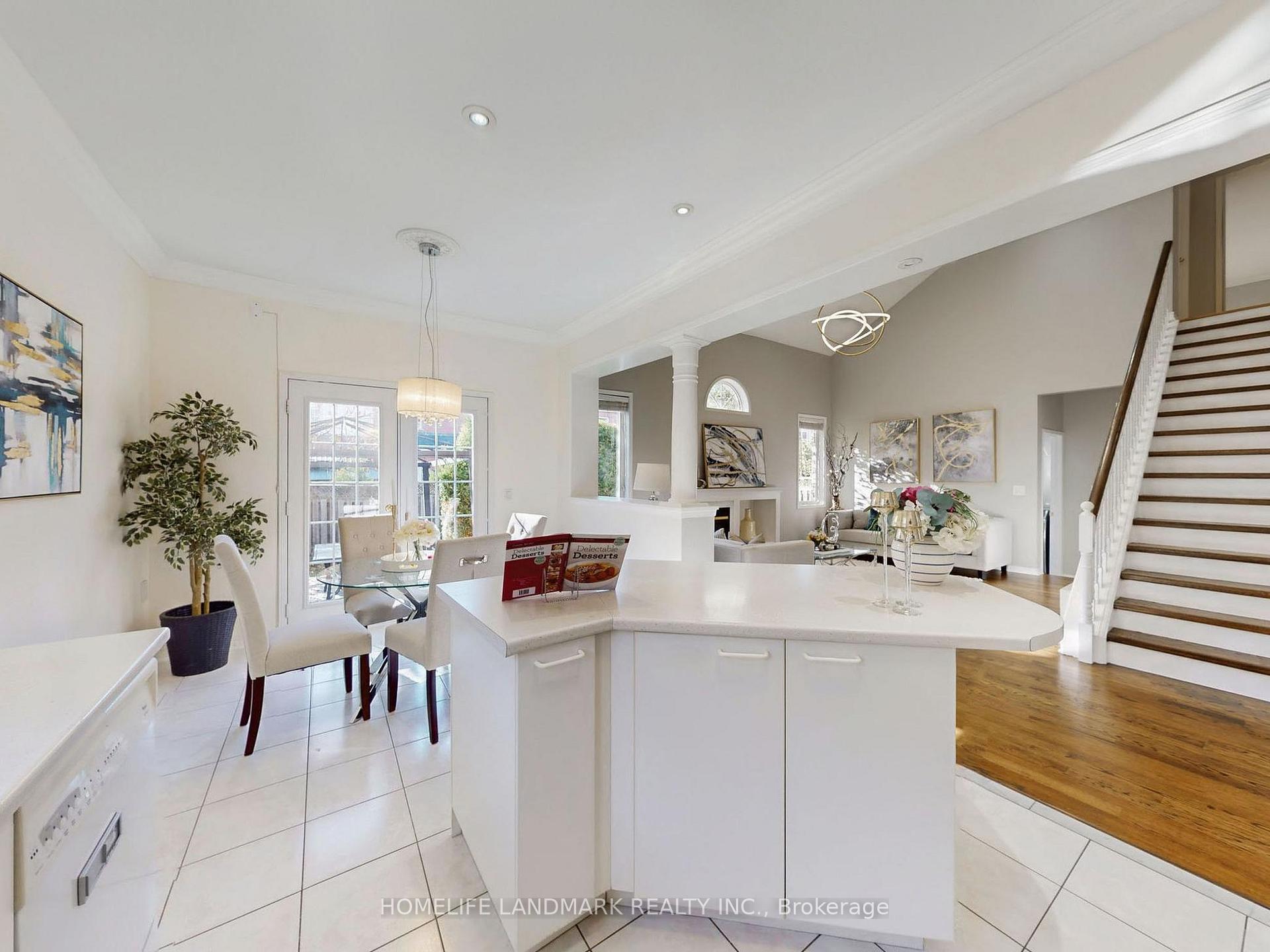 Photo 15 of 40 Belgrave Square, Markham, Berczy — HOMEH
