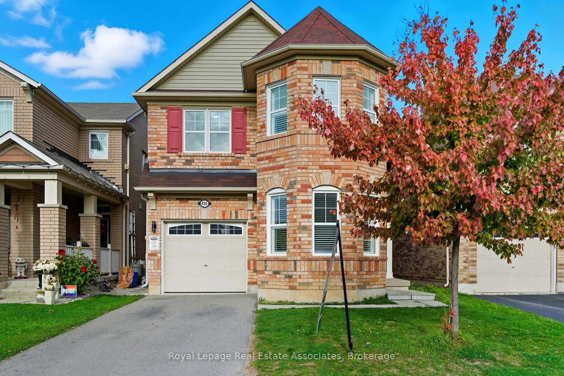 Front of 435 Pozbou Crescent