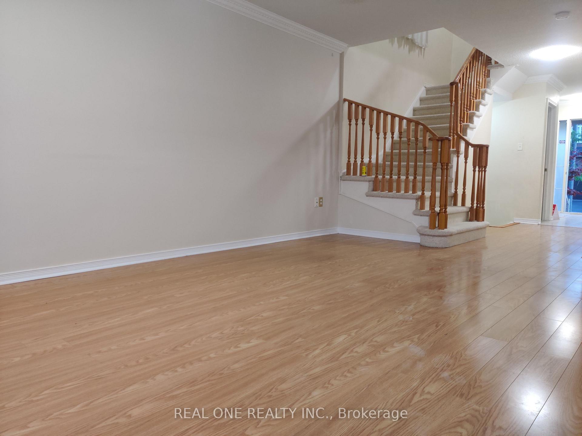 Photo 4 of 45 Devonwood Drive, Markham, Berczy — HOMEH