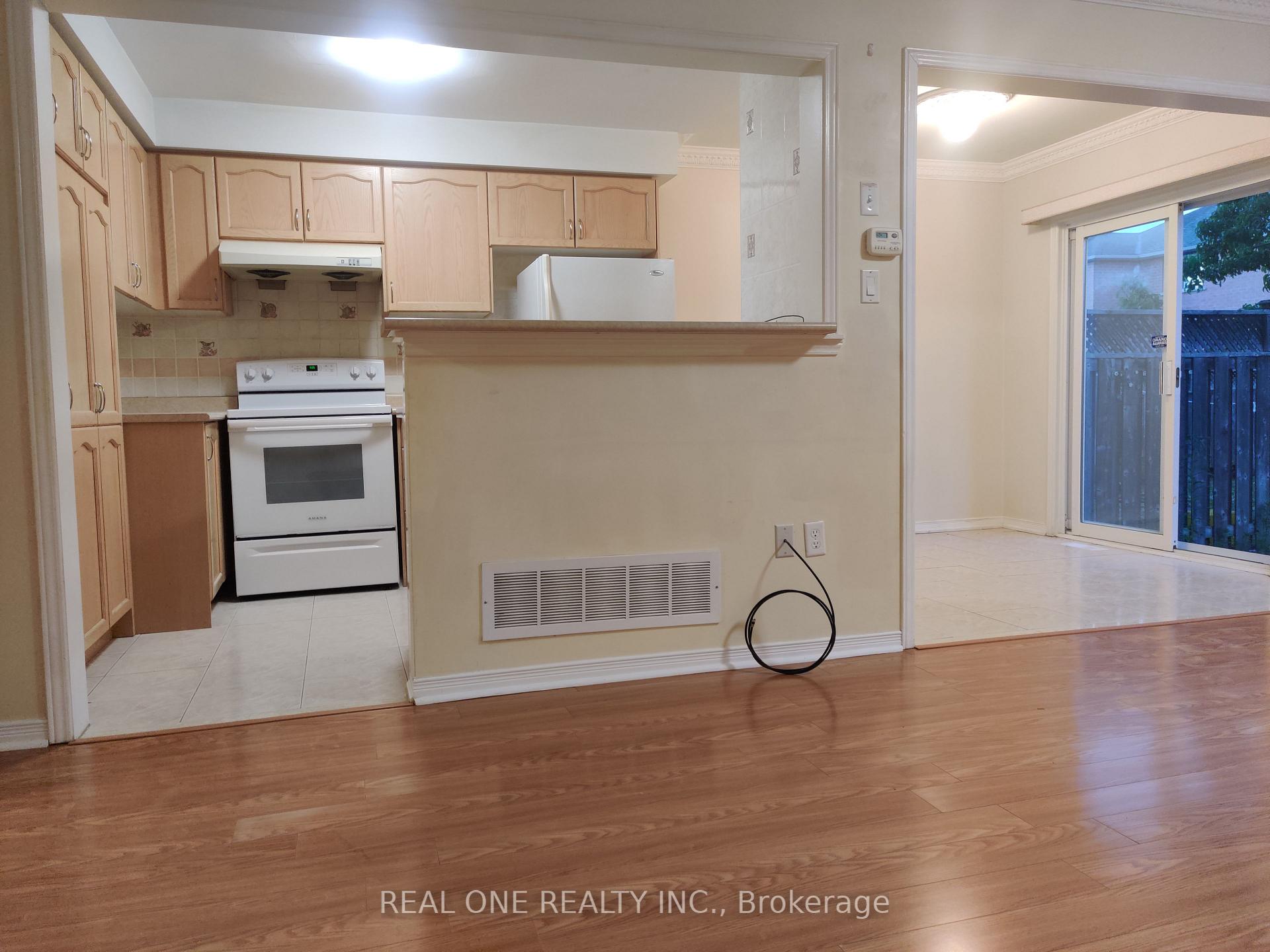 Photo 5 of 45 Devonwood Drive, Markham, Berczy — HOMEH