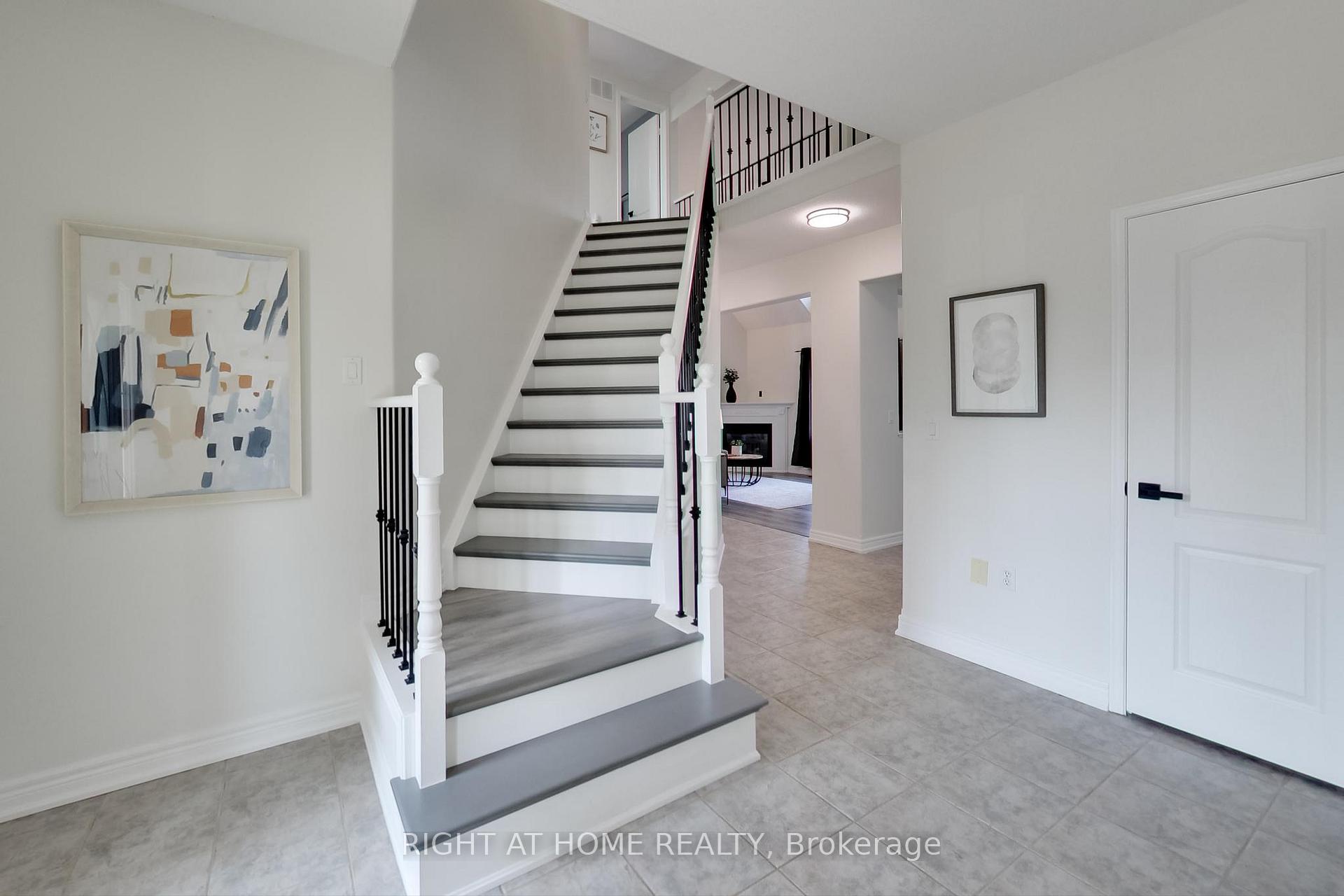 Photo 2 of 1112 Booth Avenue, Innisfil, Alcona — HOMEH