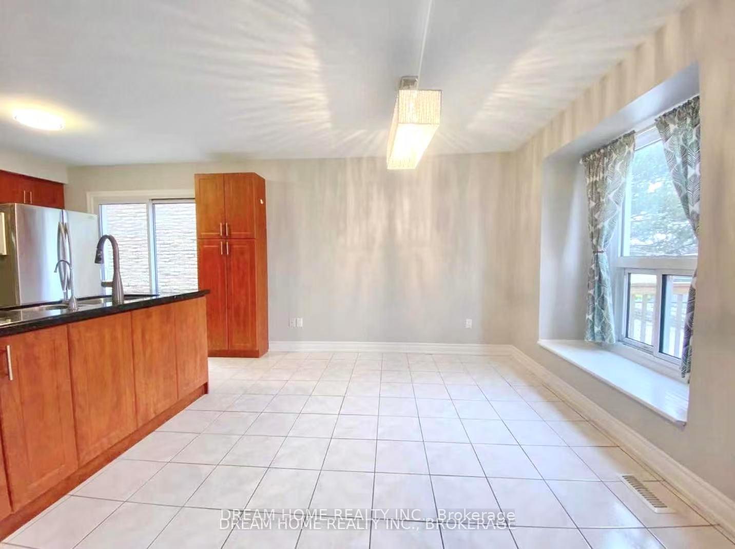 Photo 4 of 16 Cottsmore Crescent, Markham, Milliken Mills West — HOMEH