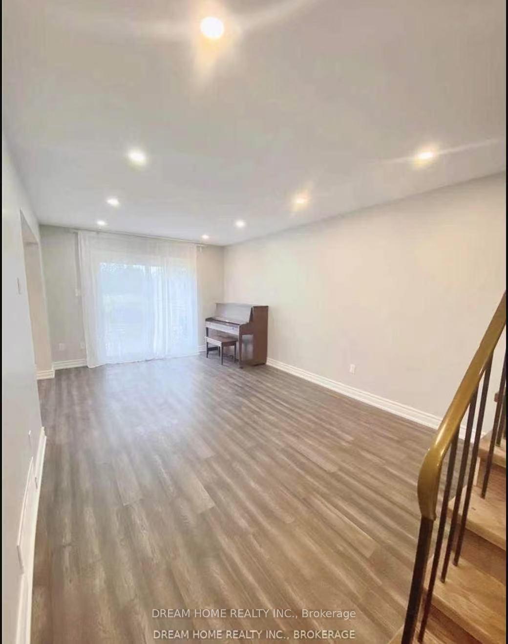 Photo 6 of 16 Cottsmore Crescent, Markham, Milliken Mills West — HOMEH