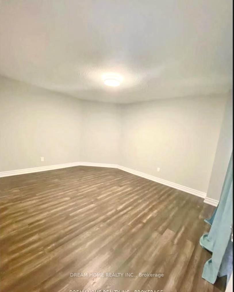 Photo 8 of 16 Cottsmore Crescent, Markham, Milliken Mills West — HOMEH