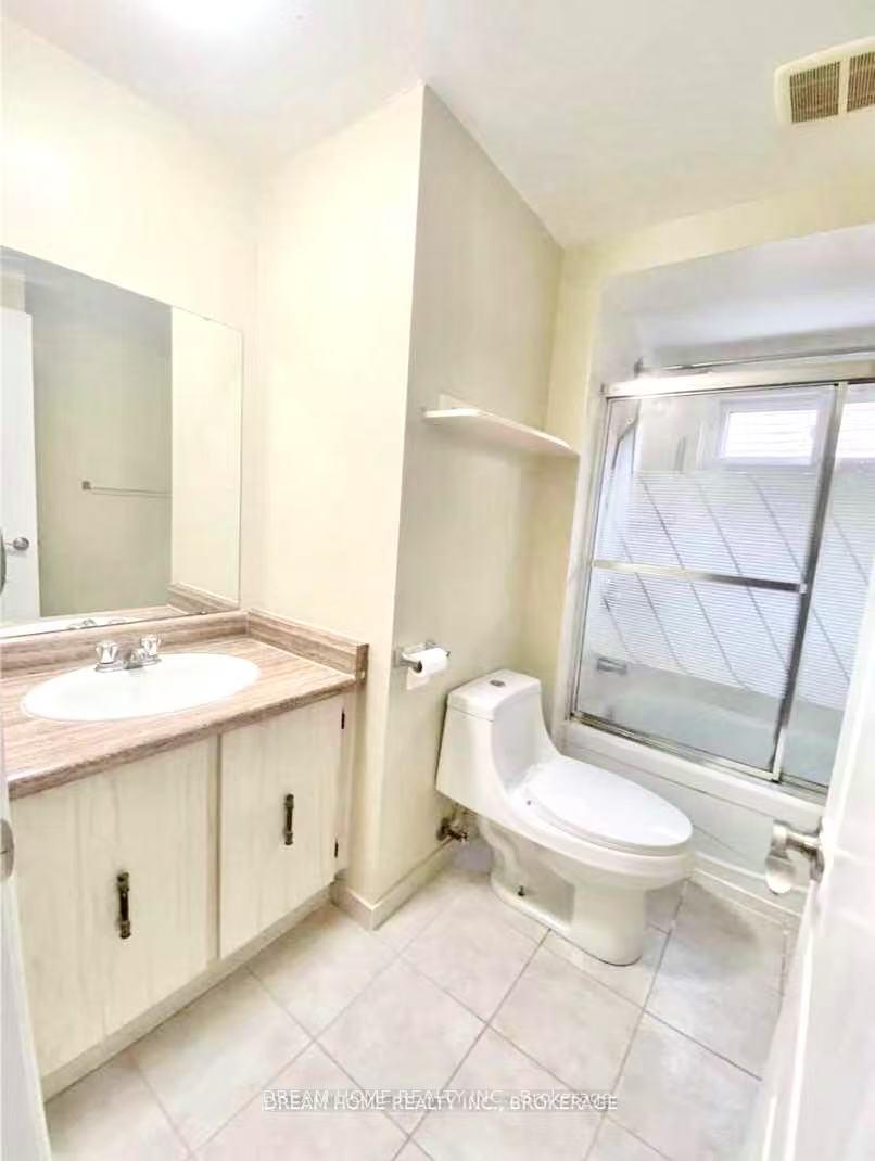 Photo 9 of 16 Cottsmore Crescent, Markham, Milliken Mills West — HOMEH