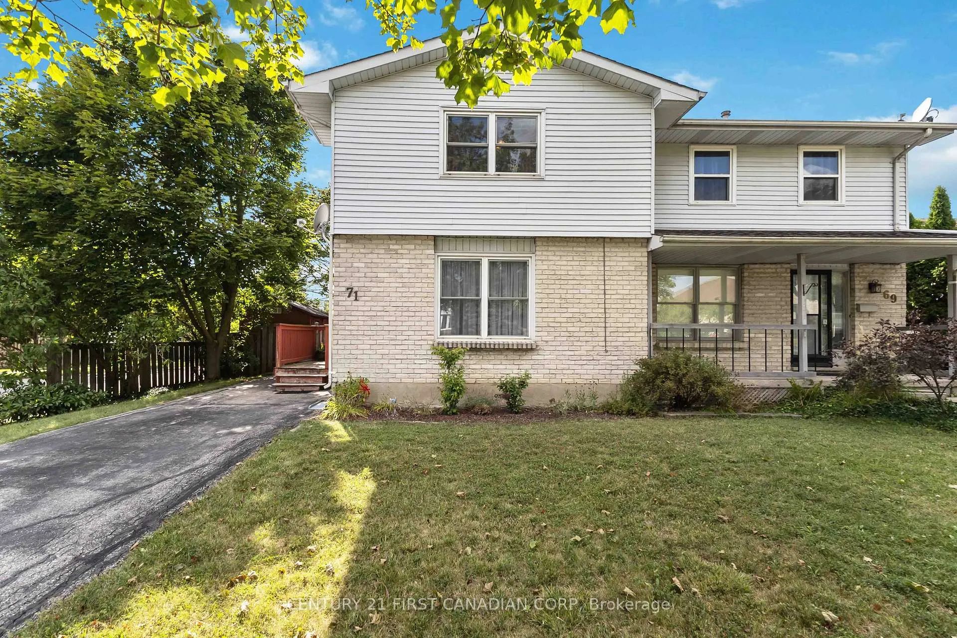 Front of 71 Golfdale Crescent