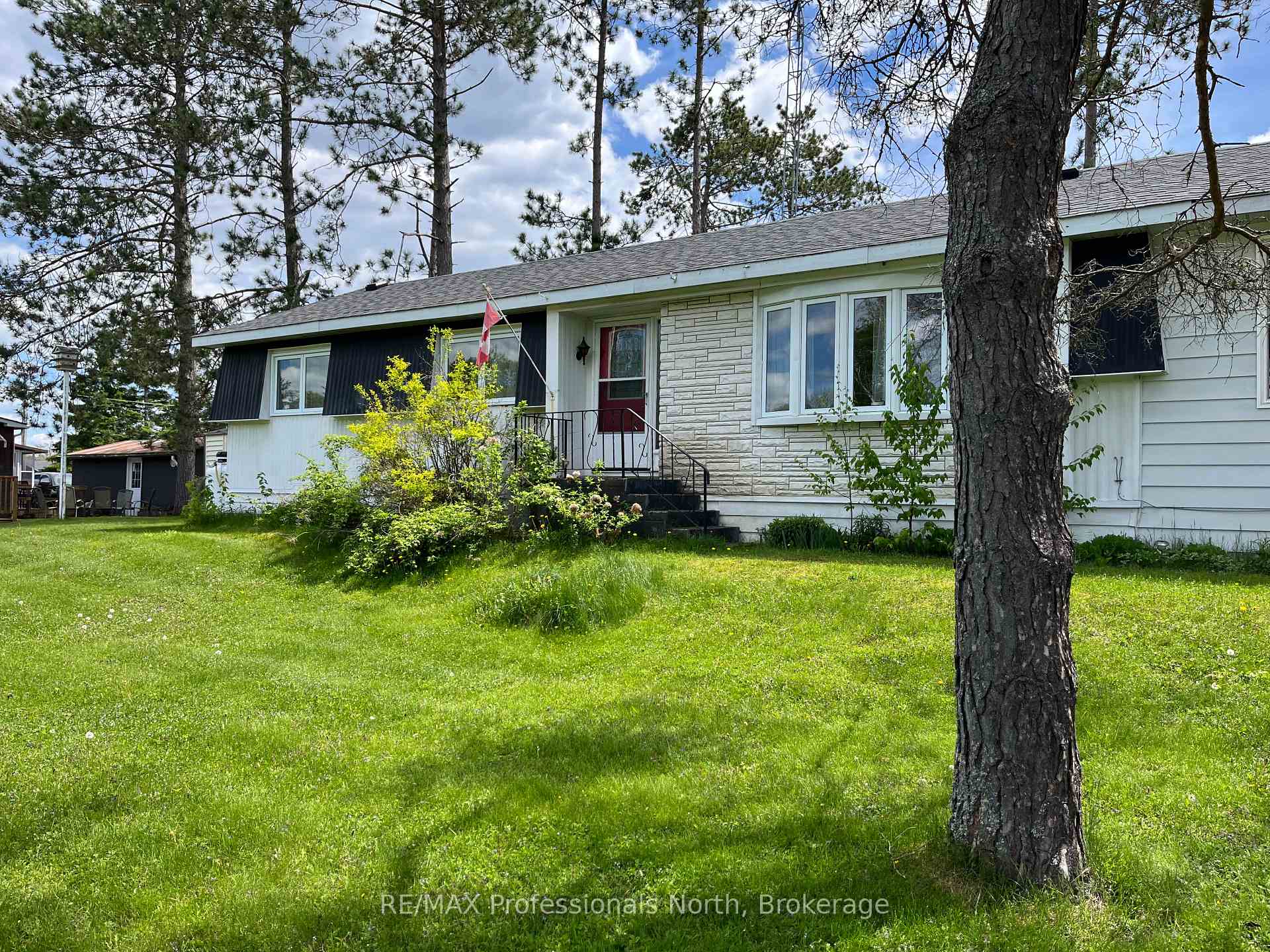 Photo 2 of 1024 Fifth Lane, Minden Hills, Lutterworth — HOMEH