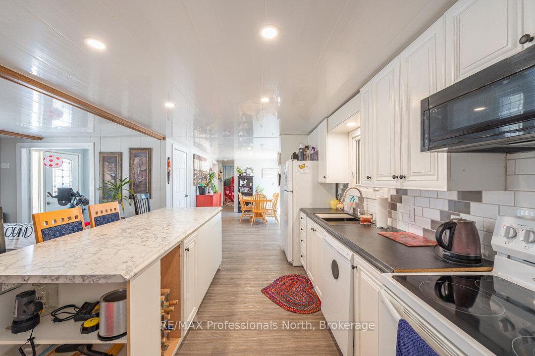 Photo 8 of 1024 Fifth Lane, Minden Hills, Lutterworth — HOMEH