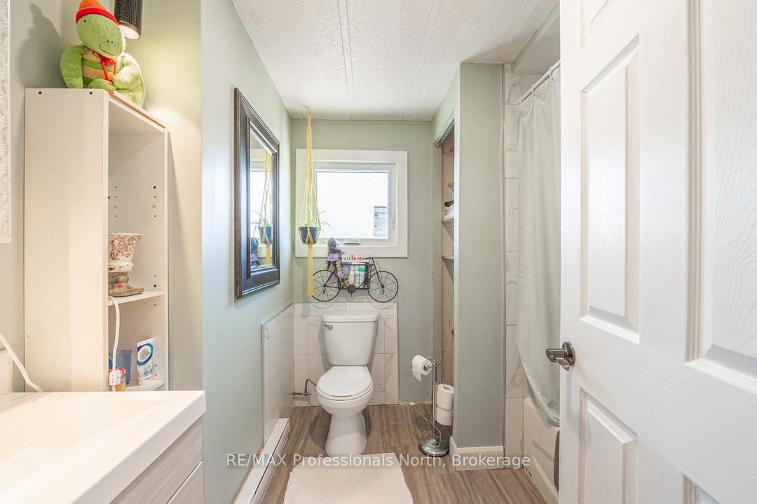 Photo 18 of 1024 Fifth Lane, Minden Hills, Lutterworth — HOMEH