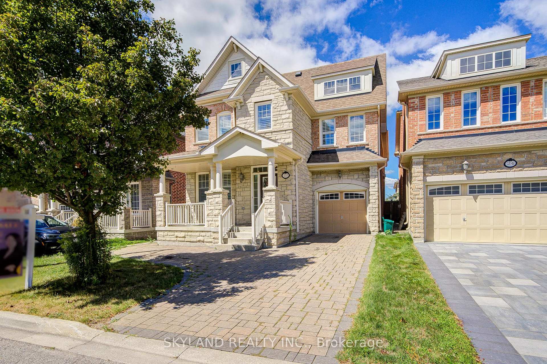 Photo 2 of 22 James Joyce Drive, Markham, Victoria Manor-Jennings Gate — HOMEH