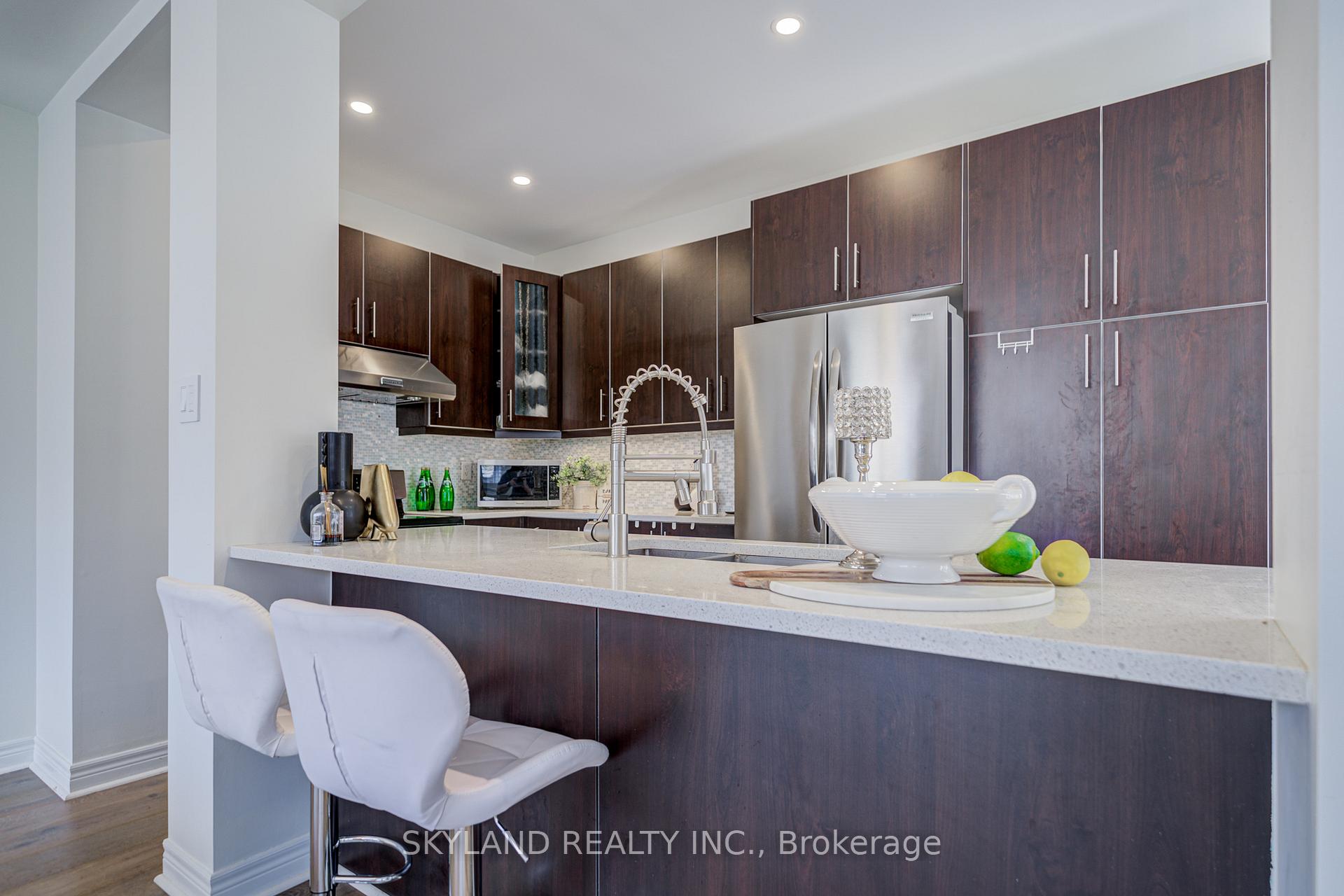 Photo 13 of 22 James Joyce Drive, Markham, Victoria Manor-Jennings Gate — HOMEH