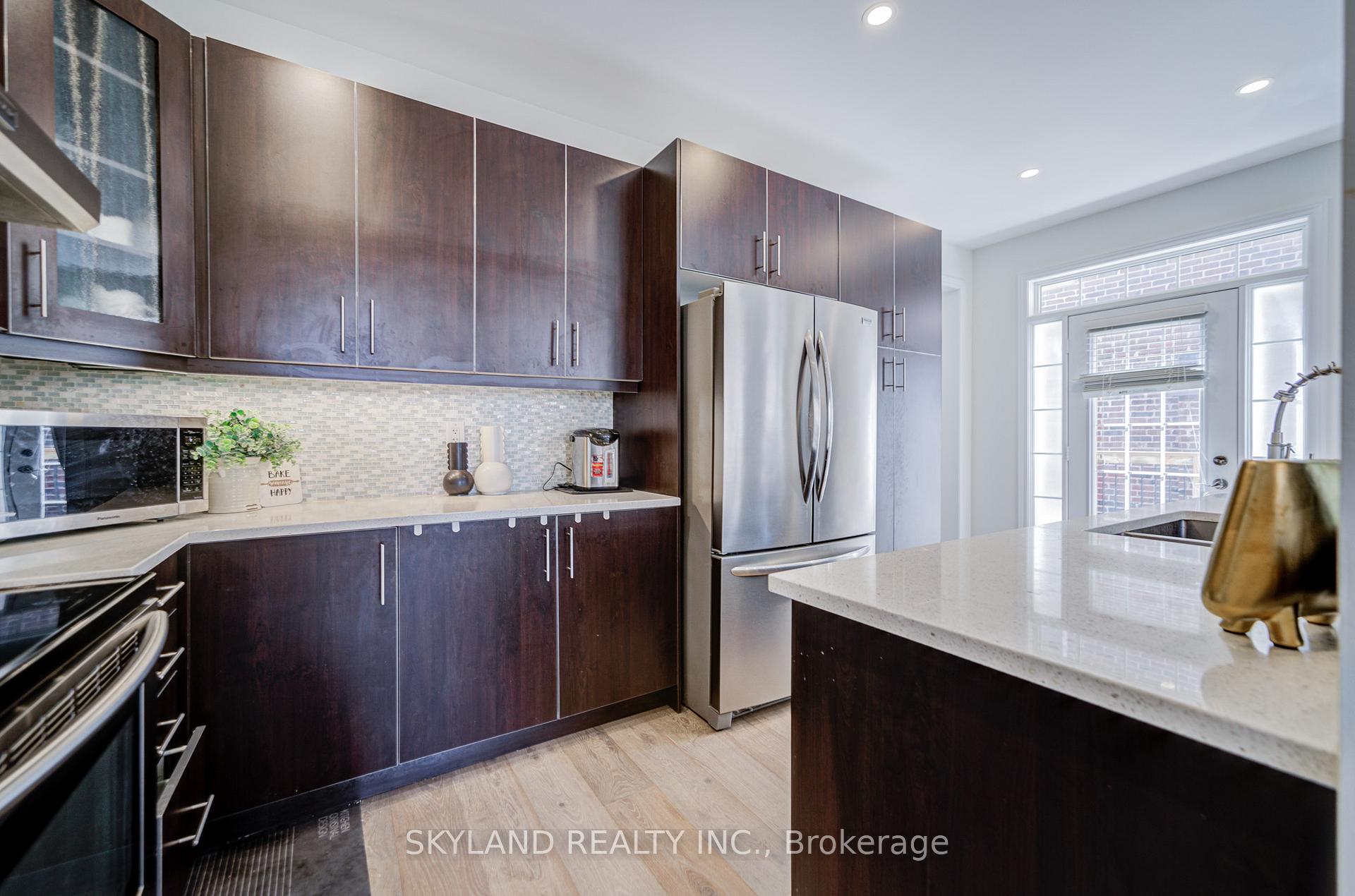 Photo 15 of 22 James Joyce Drive, Markham, Victoria Manor-Jennings Gate — HOMEH