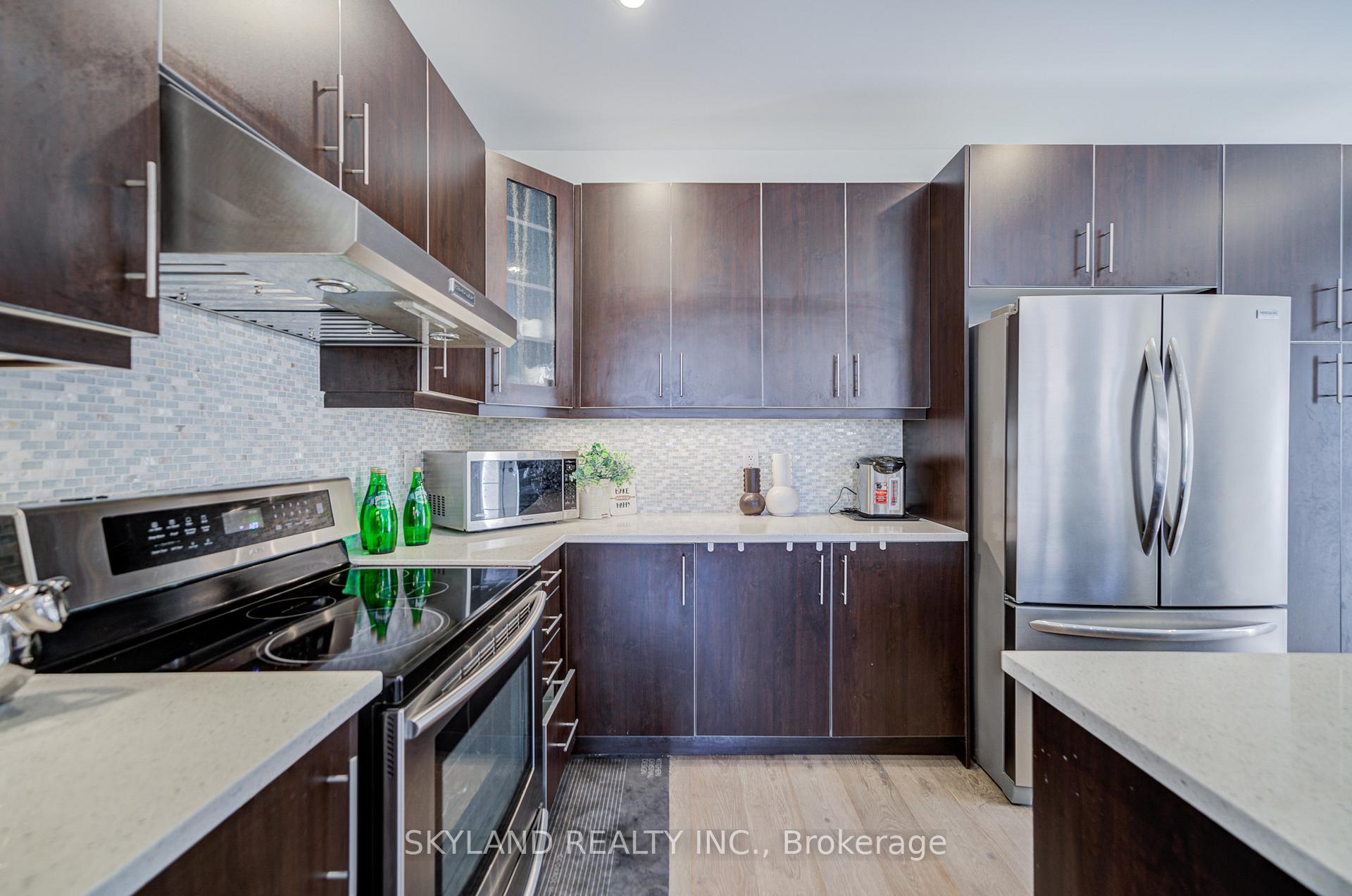 Photo 16 of 22 James Joyce Drive, Markham, Victoria Manor-Jennings Gate — HOMEH