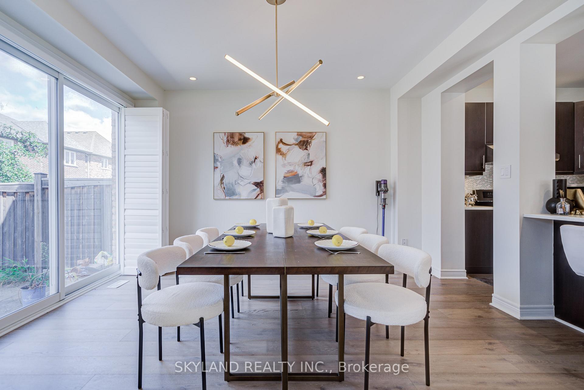 Photo 18 of 22 James Joyce Drive, Markham, Victoria Manor-Jennings Gate — HOMEH