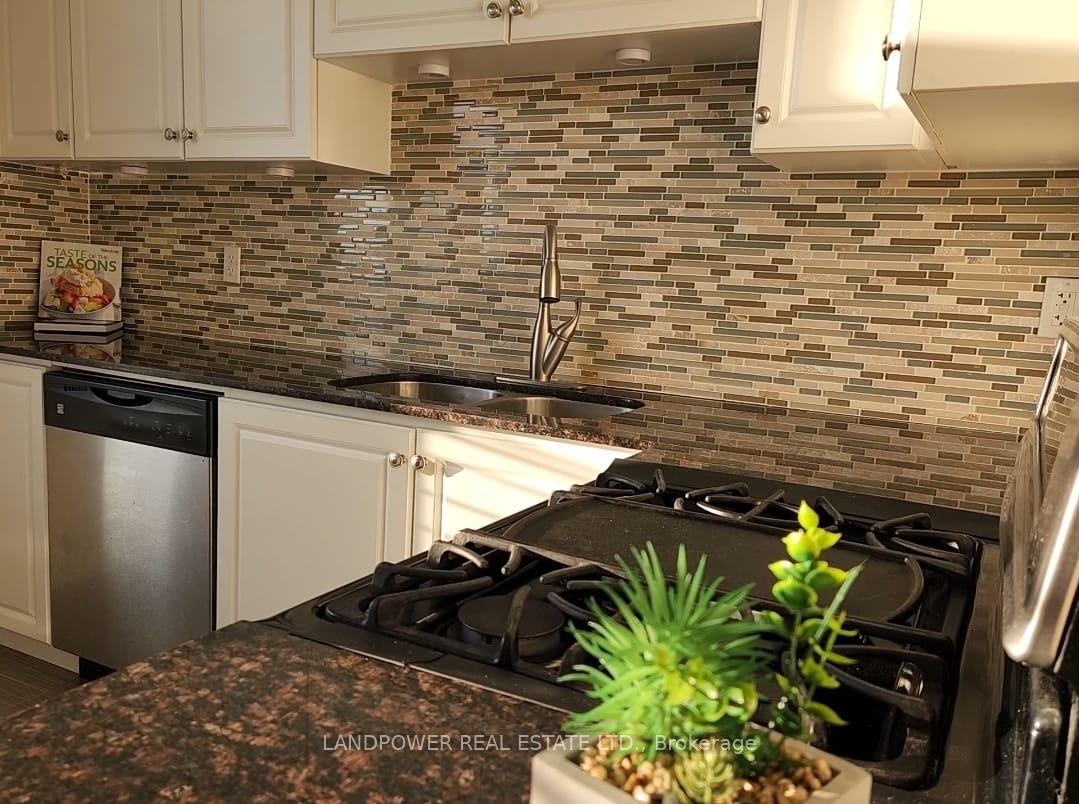 Photo 4 of 30 Beehive Lane, Markham, Wismer — HOMEH