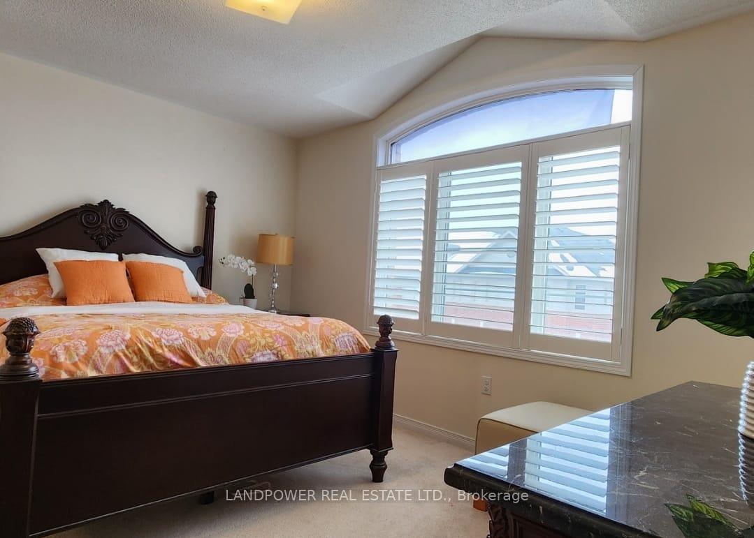 Photo 16 of 30 Beehive Lane, Markham, Wismer — HOMEH
