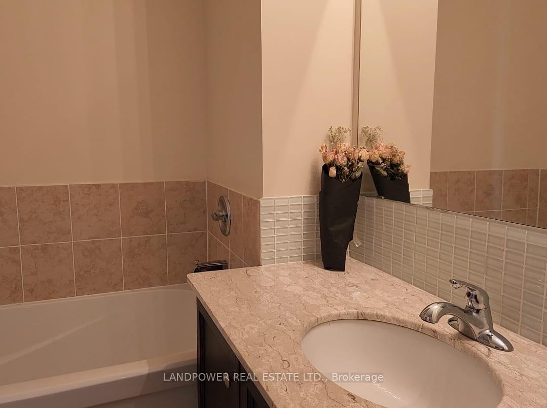 Photo 17 of 30 Beehive Lane, Markham, Wismer — HOMEH