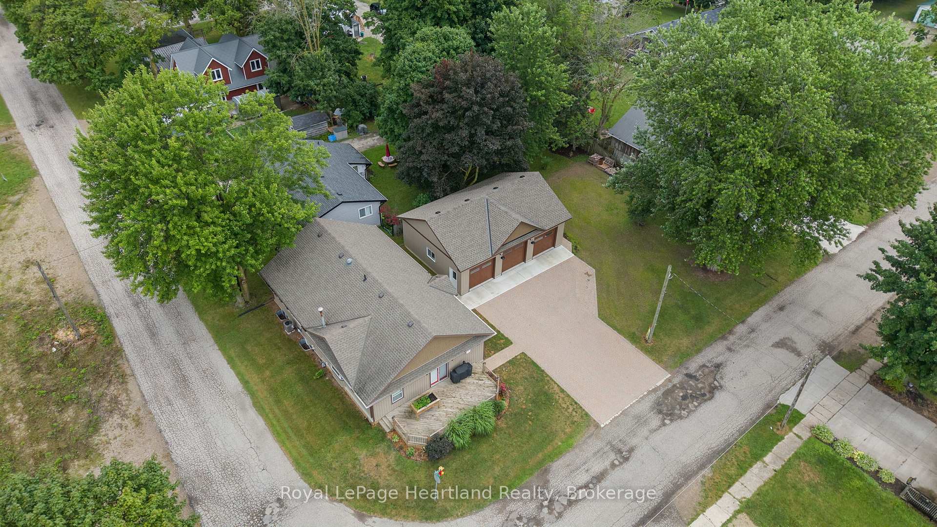 Photo 1 of 415 Cavan Street, Minto — HOMEH