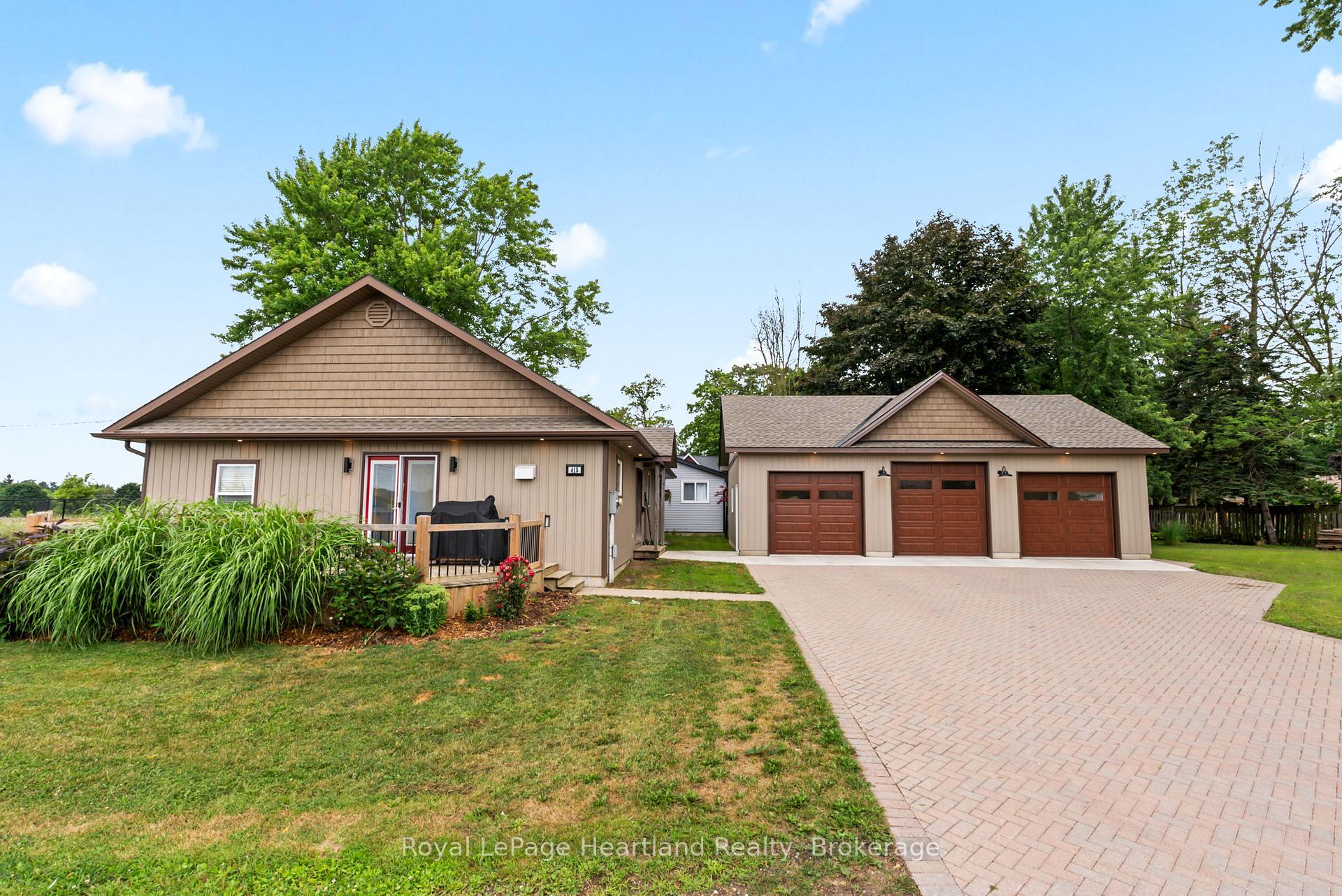 Photo 3 of 415 Cavan Street, Minto — HOMEH