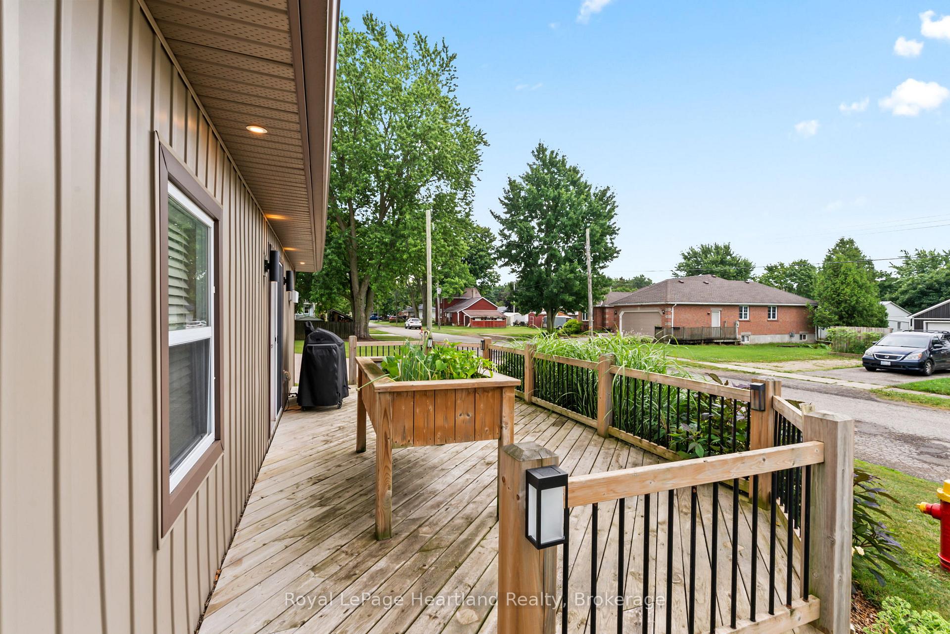 Photo 5 of 415 Cavan Street, Minto — HOMEH