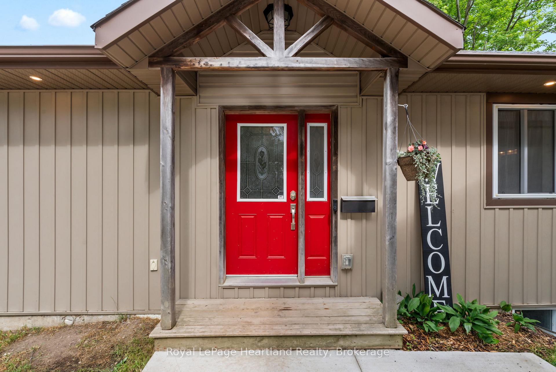 Photo 8 of 415 Cavan Street, Minto — HOMEH