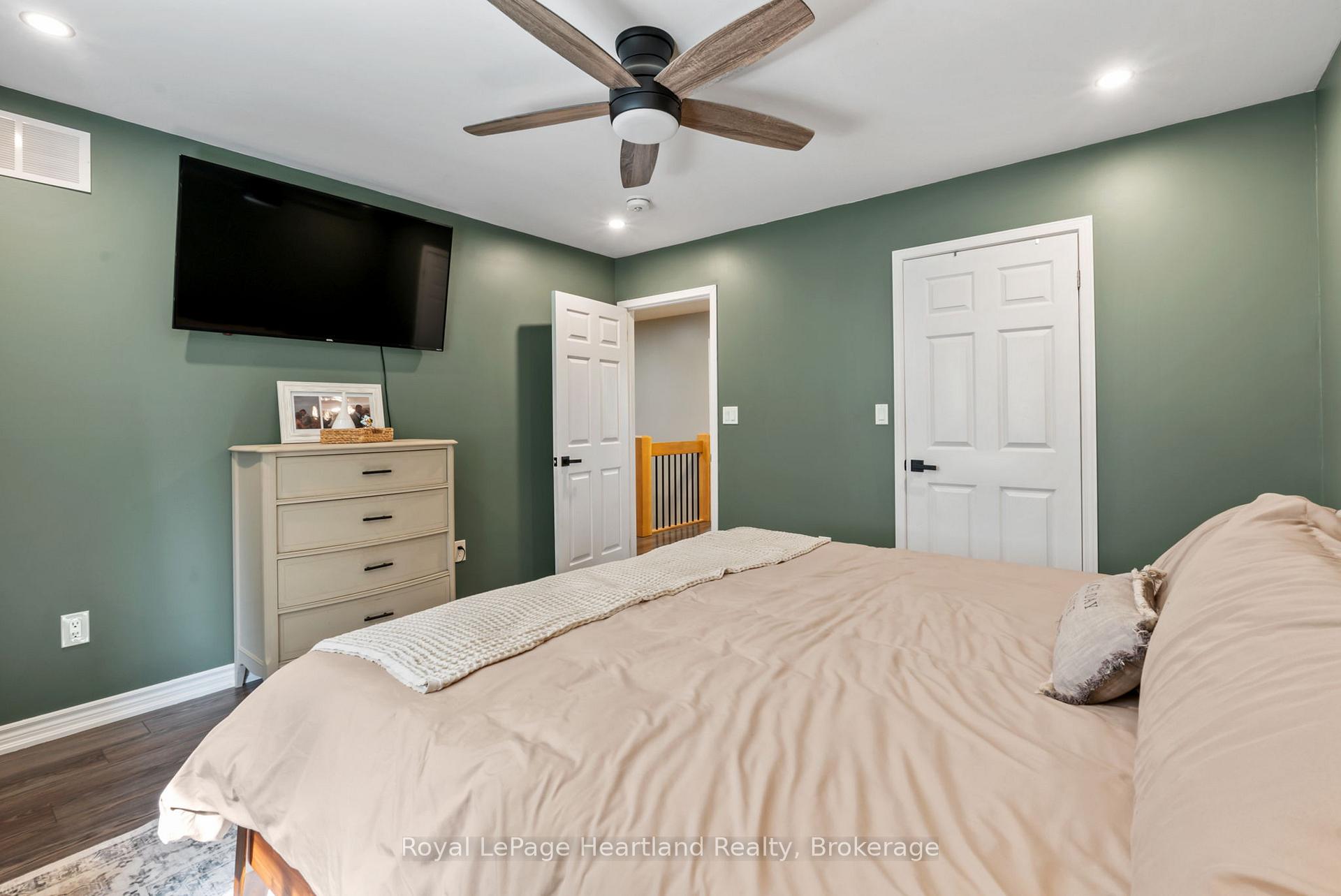Photo 28 of 415 Cavan Street, Minto — HOMEH
