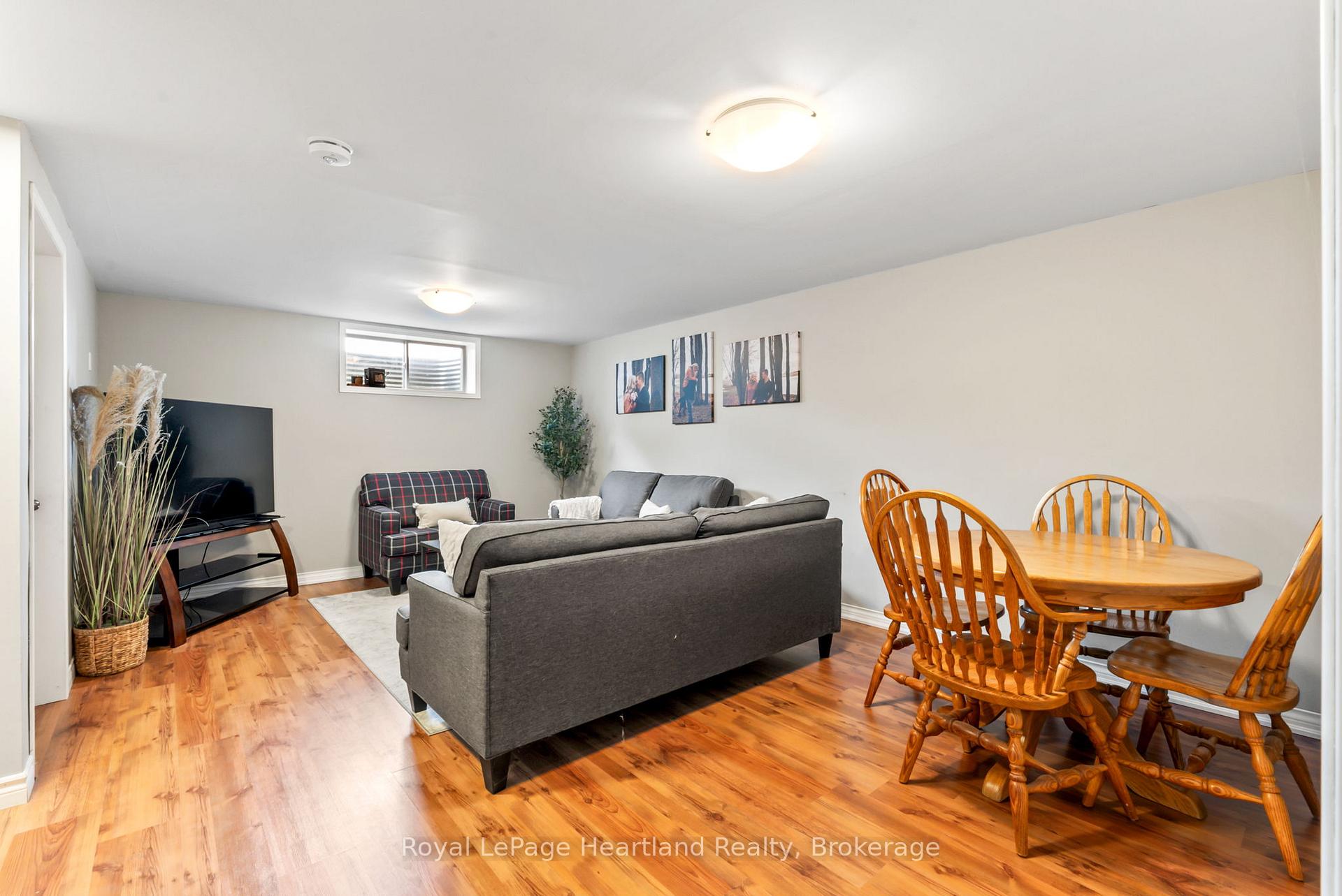 Photo 33 of 415 Cavan Street, Minto — HOMEH