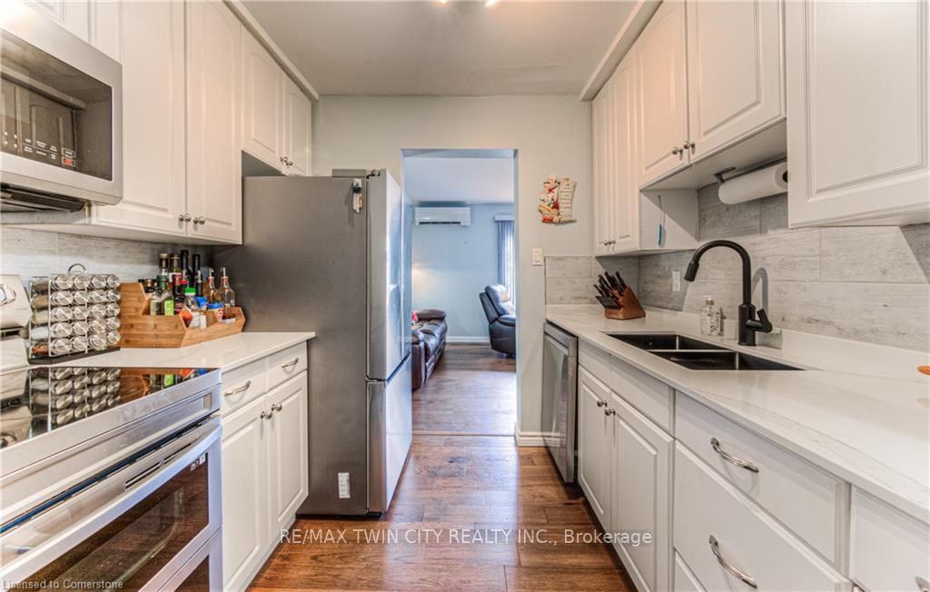 Photo 12 of 26 Cedarhill Crescent, Kitchener — HOMEH