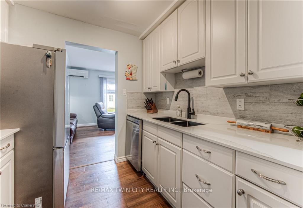 Photo 13 of 26 Cedarhill Crescent, Kitchener — HOMEH