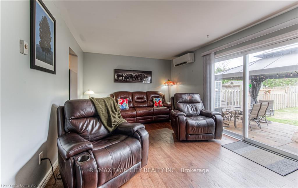 Photo 18 of 26 Cedarhill Crescent, Kitchener — HOMEH