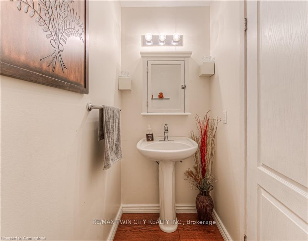 Photo 19 of 26 Cedarhill Crescent, Kitchener — HOMEH