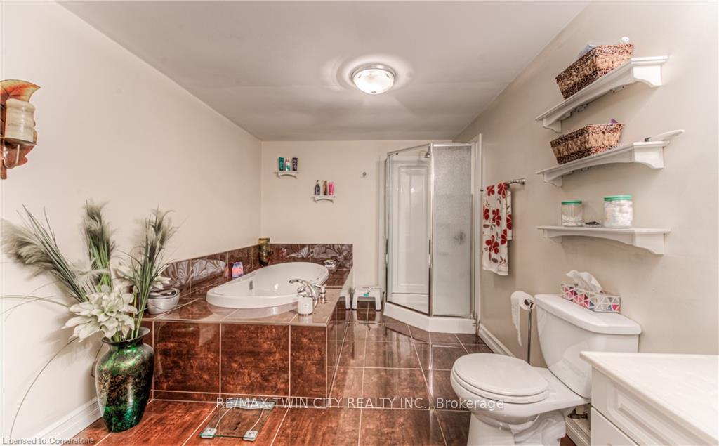 Photo 20 of 26 Cedarhill Crescent, Kitchener — HOMEH