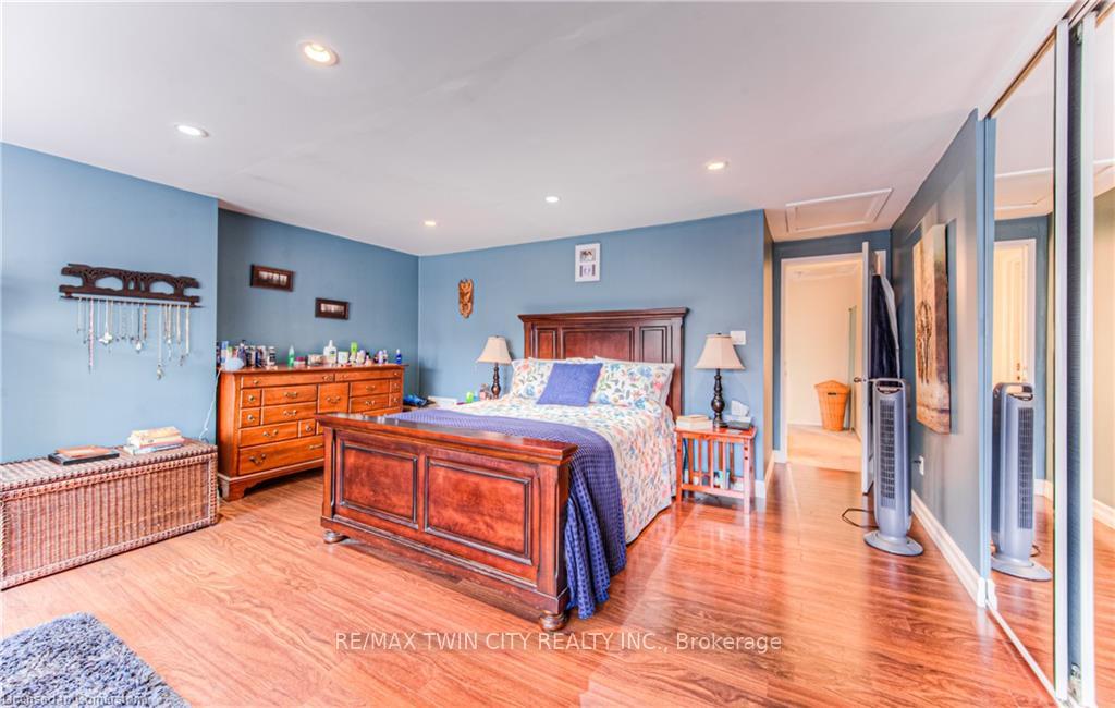 Photo 23 of 26 Cedarhill Crescent, Kitchener — HOMEH