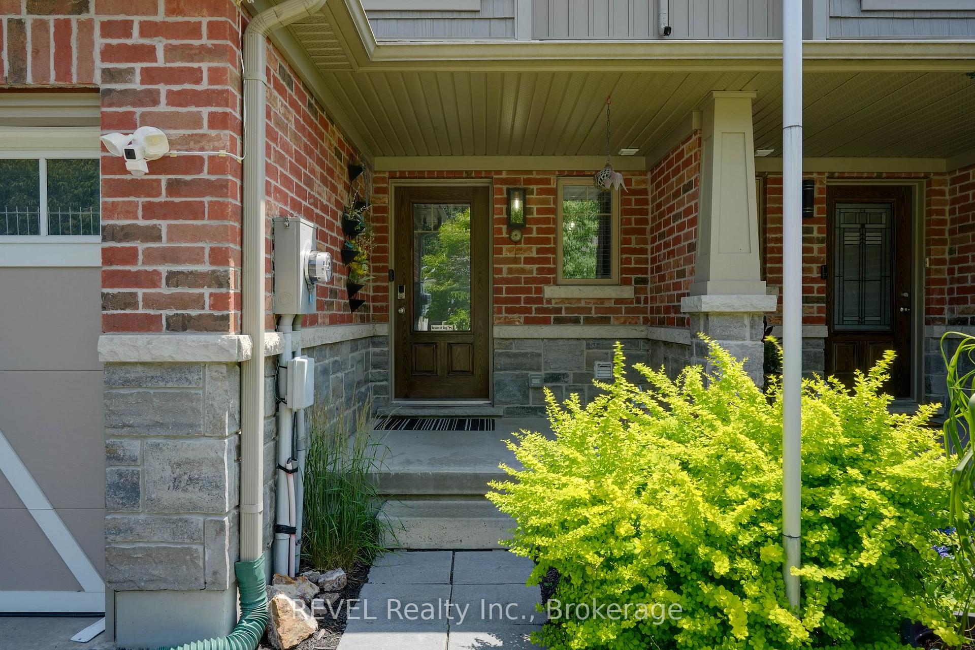 Photo 4 of 1001 Cook Drive, Midland — HOMEH