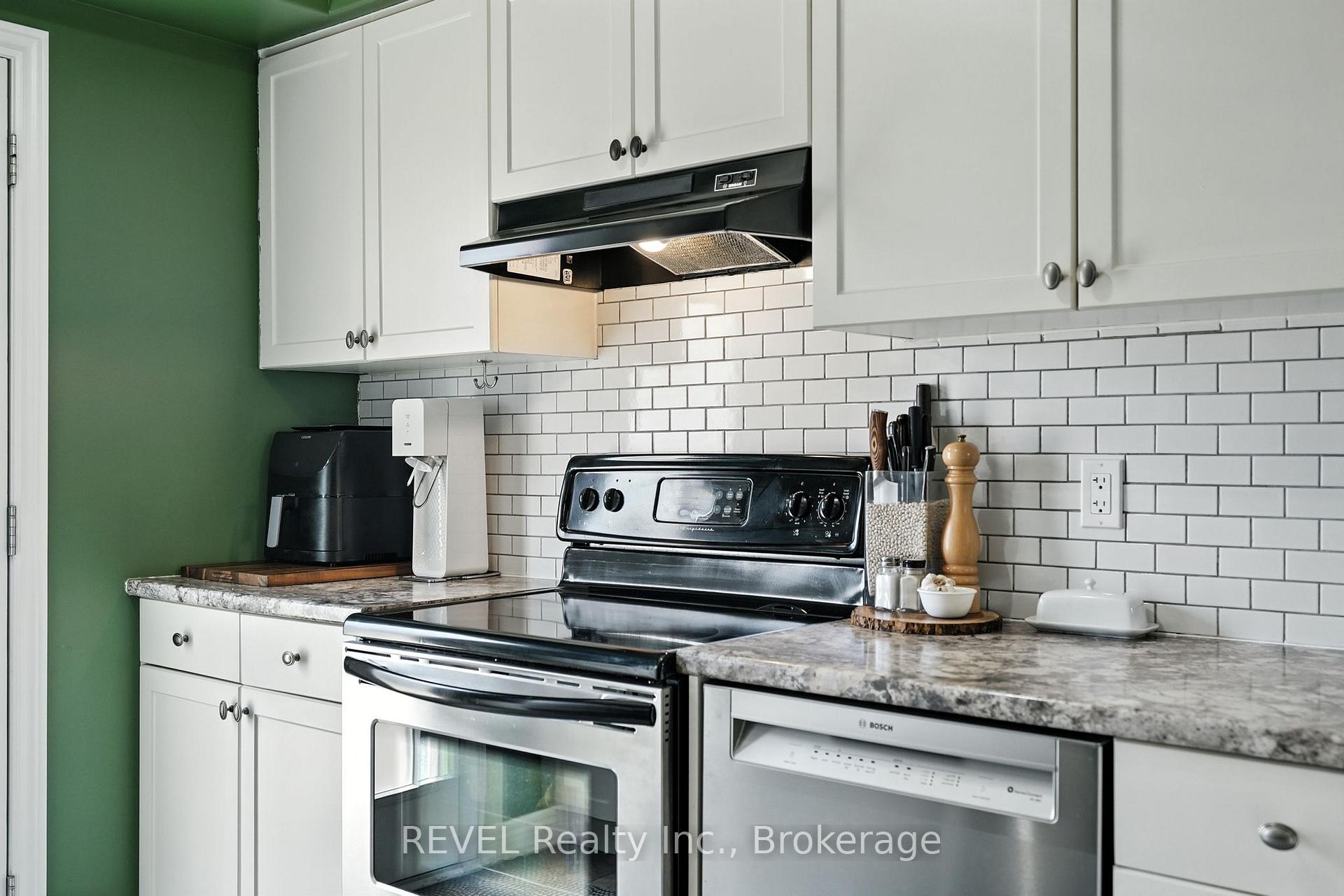 Photo 11 of 1001 Cook Drive, Midland — HOMEH