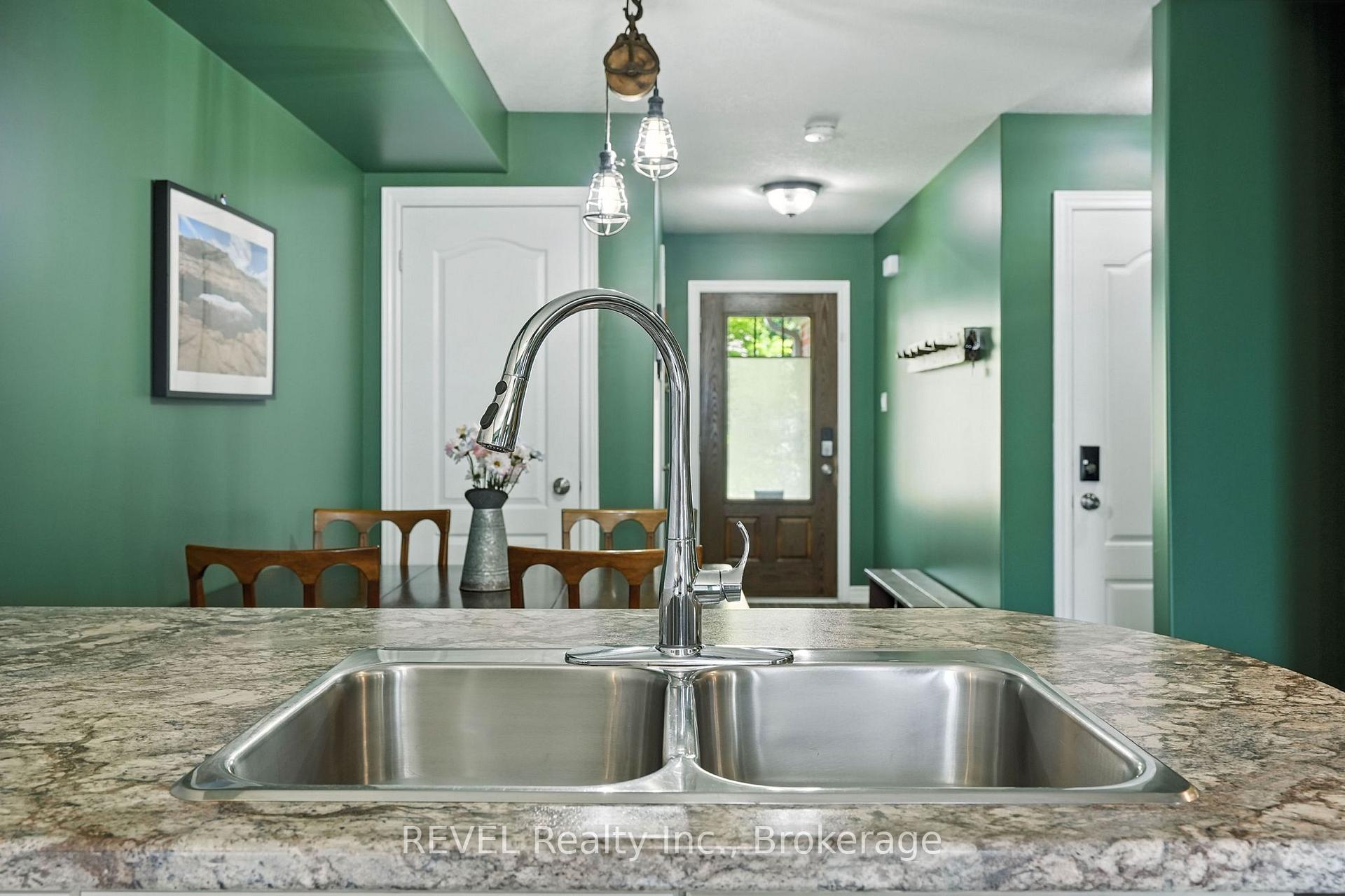 Photo 15 of 1001 Cook Drive, Midland — HOMEH