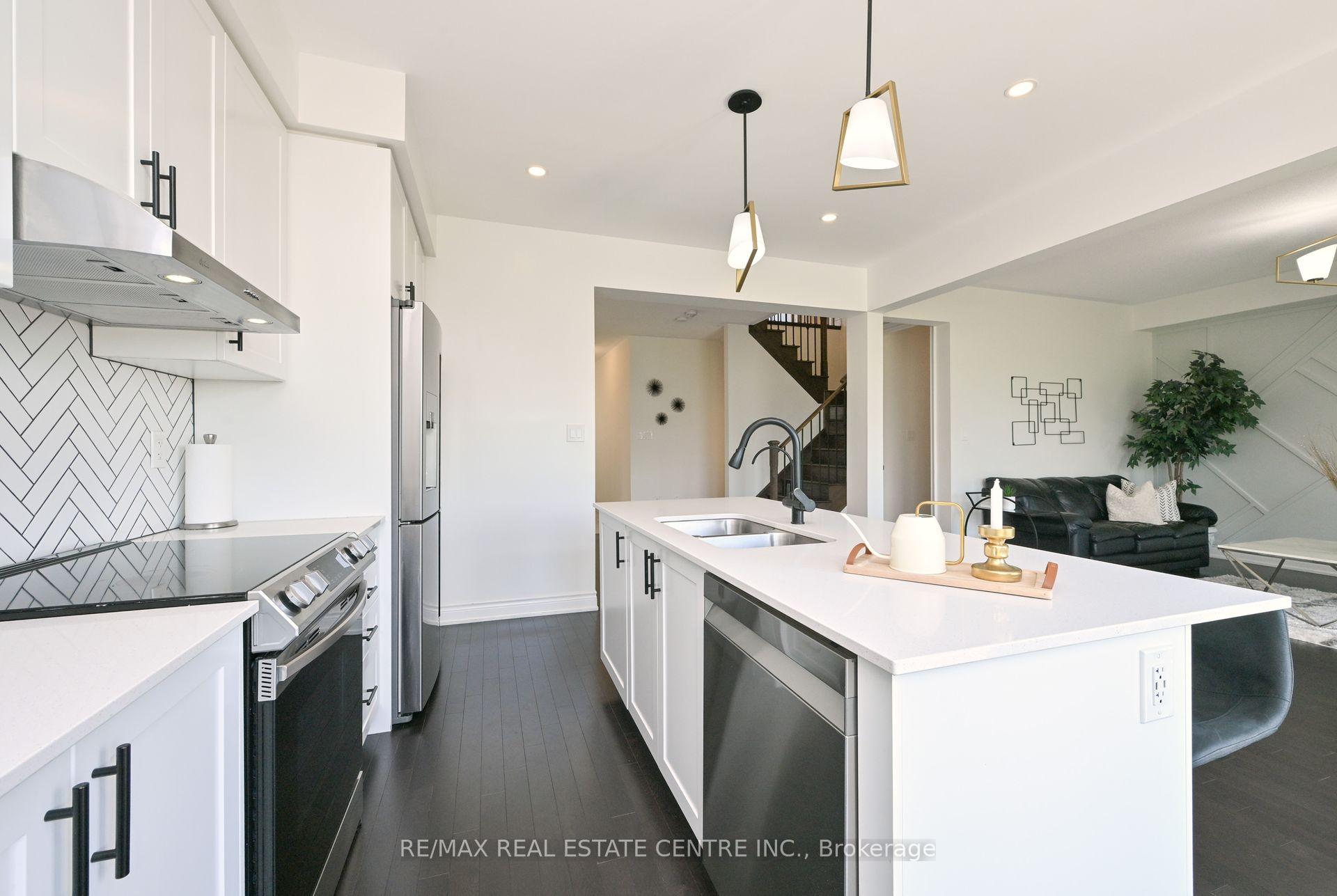 Photo 10 of 1326 Raspberry Terrace, Milton, Ford — HOMEH