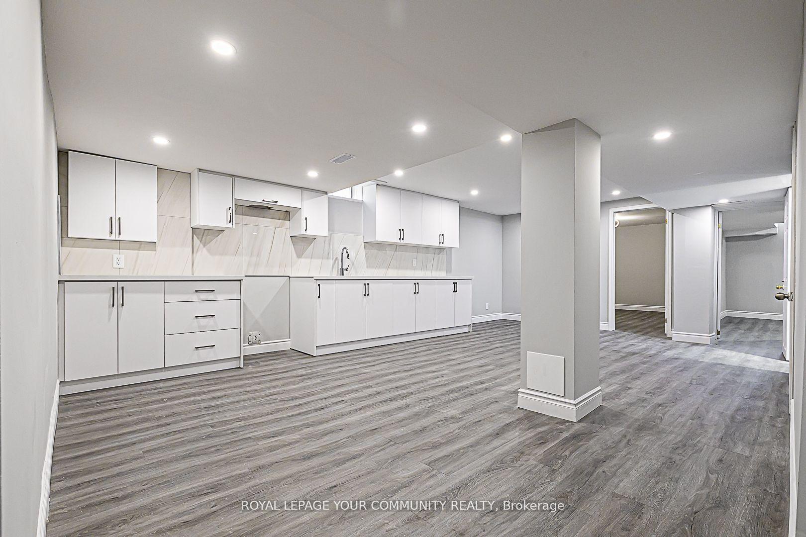 Photo 3 of 120 Chloe Crescent, Markham, Middlefield — HOMEH