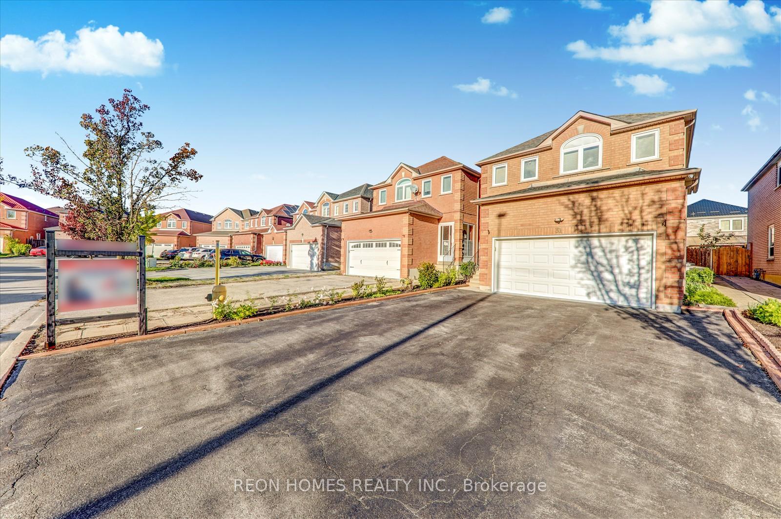 Photo 3 of 31 Sophia Road, Markham, Middlefield — HOMEH