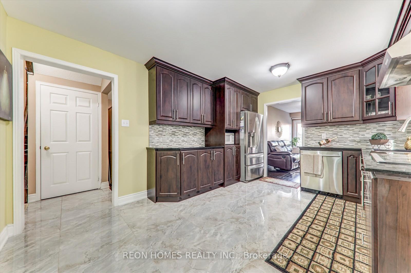Photo 11 of 31 Sophia Road, Markham, Middlefield — HOMEH