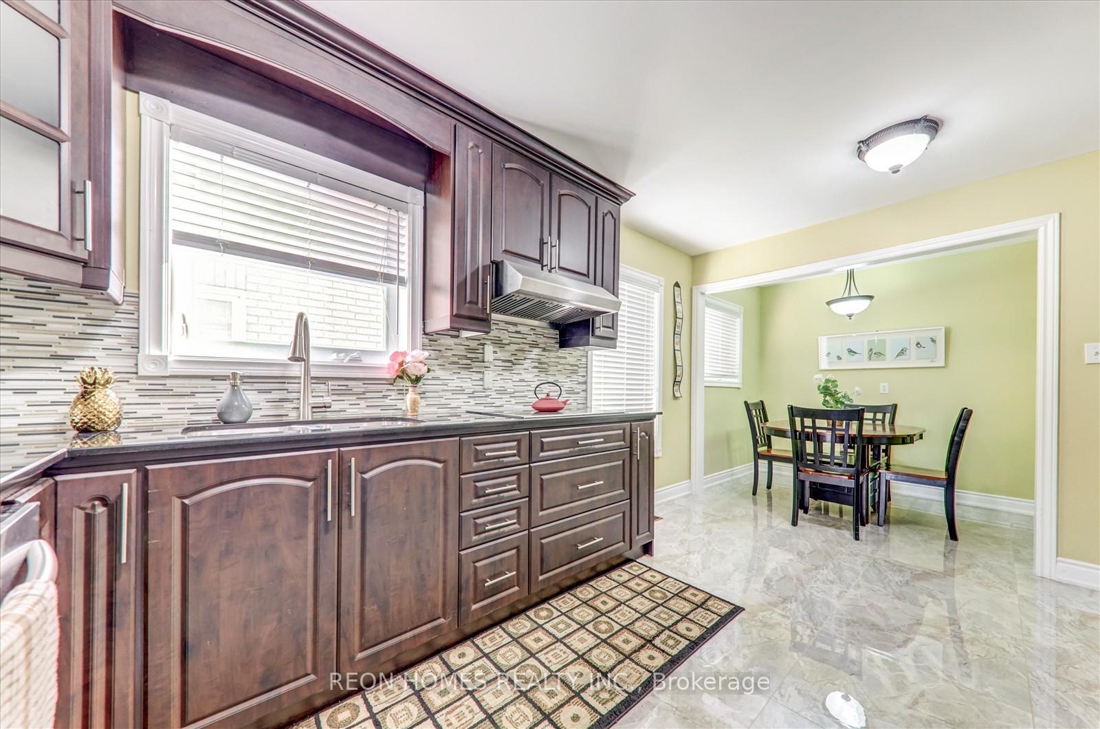 Photo 12 of 31 Sophia Road, Markham, Middlefield — HOMEH