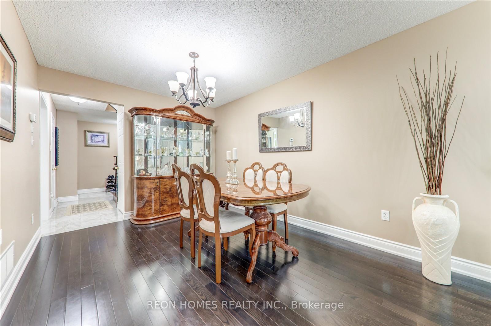 Photo 17 of 31 Sophia Road, Markham, Middlefield — HOMEH