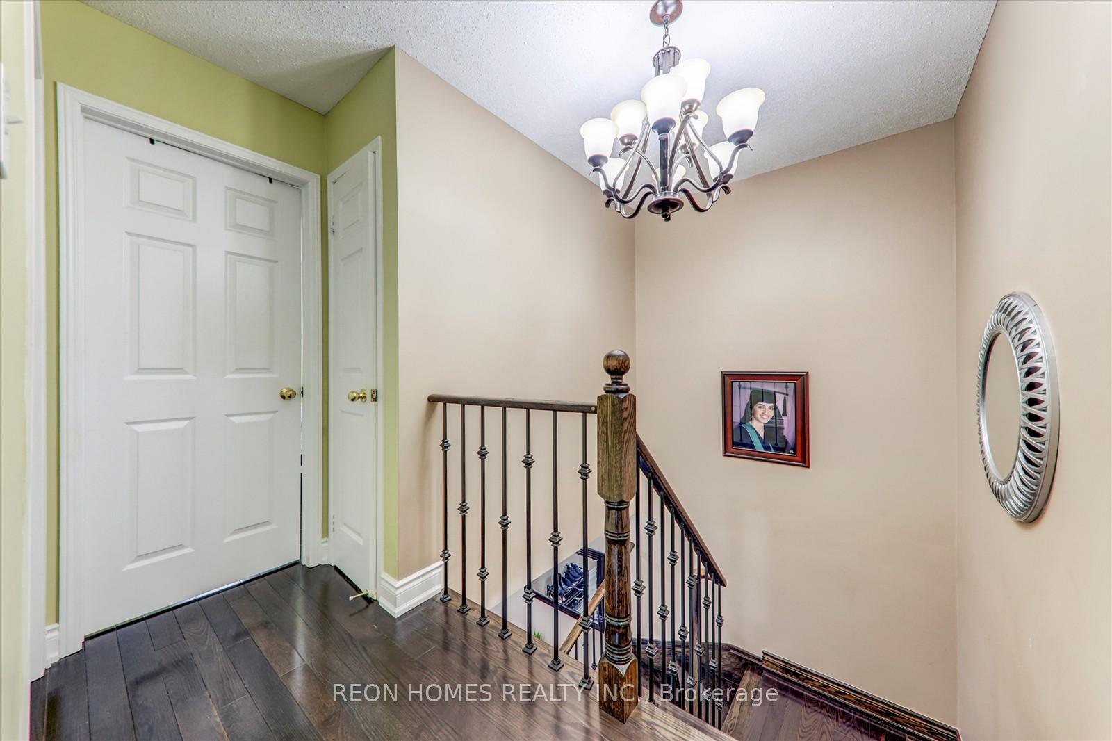Photo 19 of 31 Sophia Road, Markham, Middlefield — HOMEH