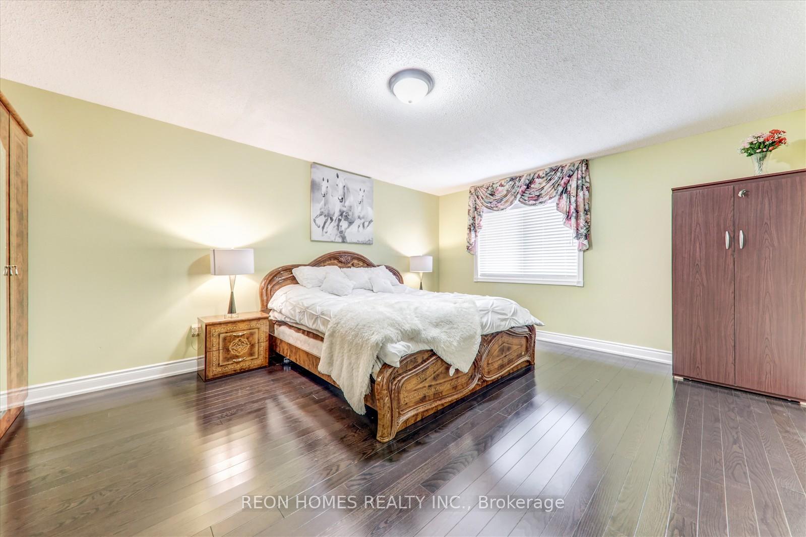 Photo 20 of 31 Sophia Road, Markham, Middlefield — HOMEH