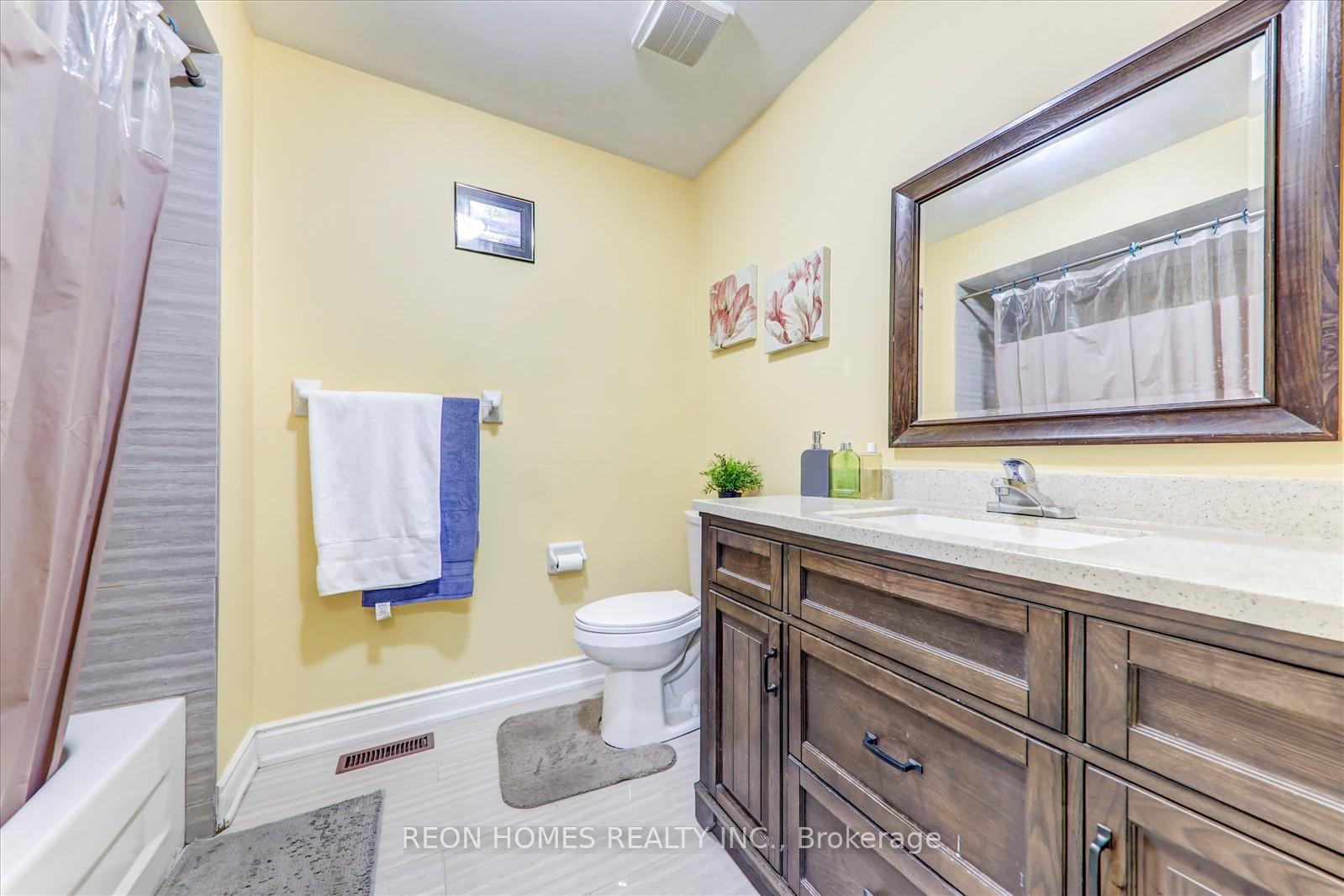 Photo 24 of 31 Sophia Road, Markham, Middlefield — HOMEH
