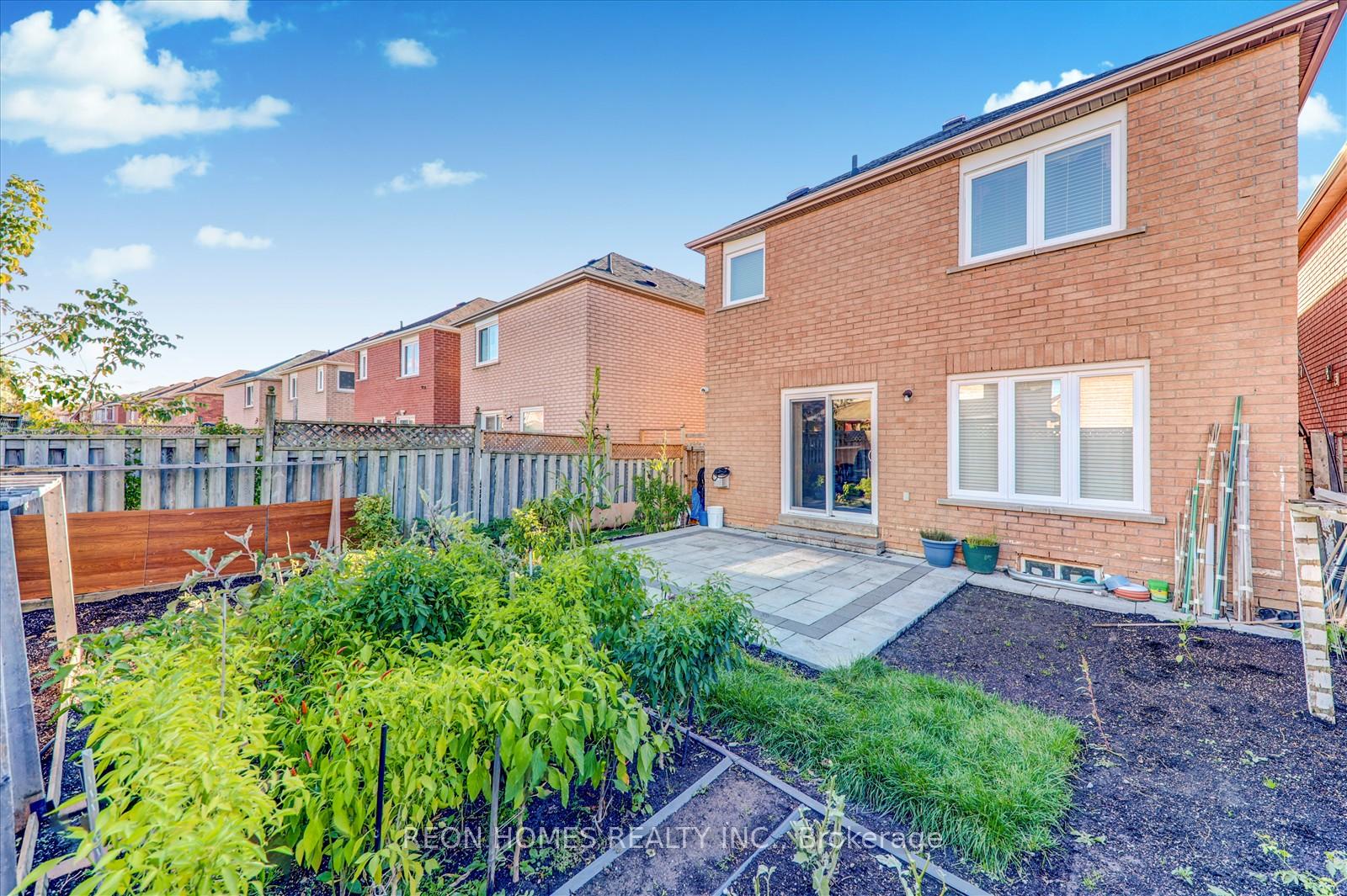 Photo 40 of 31 Sophia Road, Markham, Middlefield — HOMEH