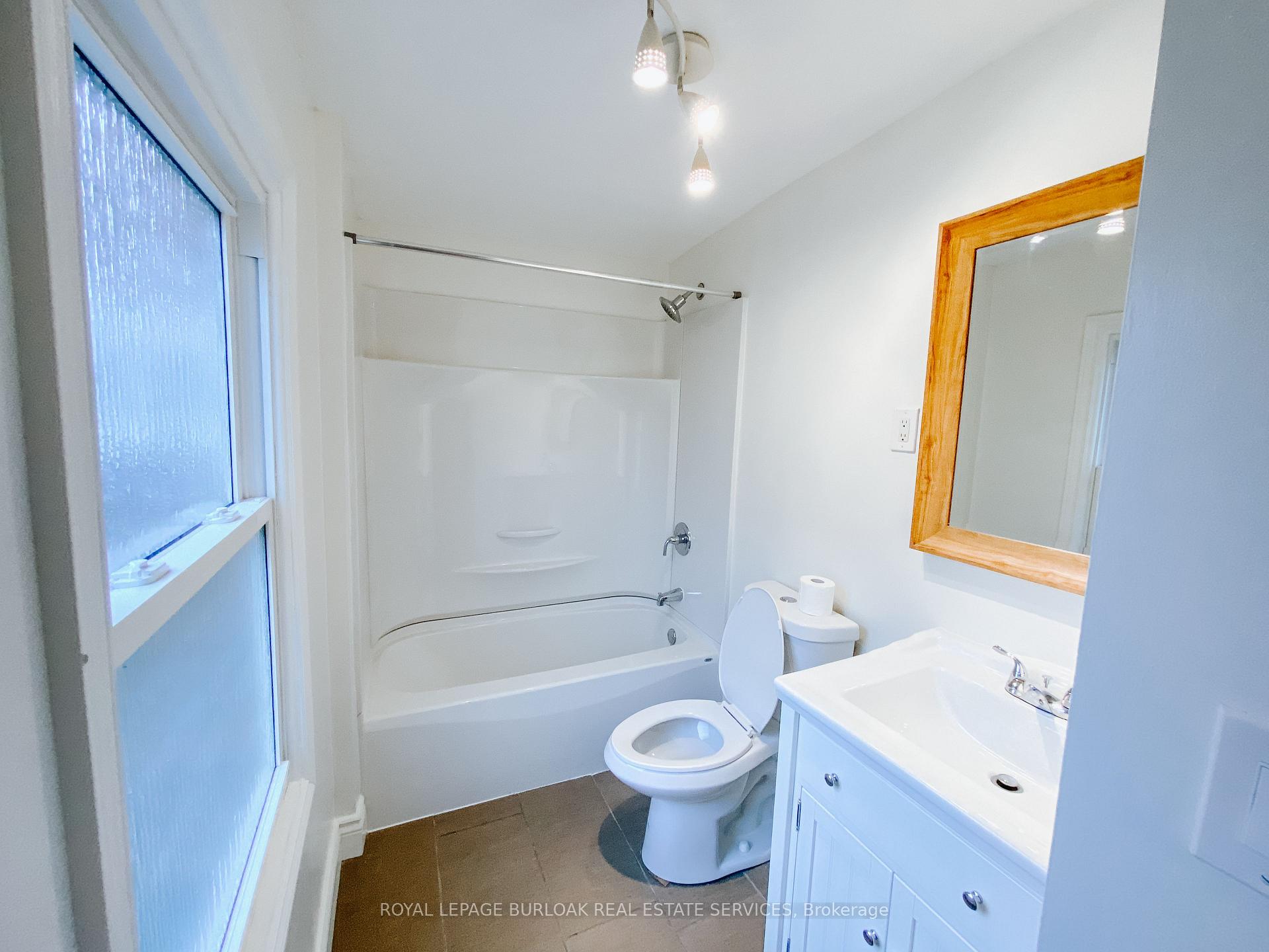 Photo 13 of 458 King William Street, Hamilton, Landsdale — HOMEH