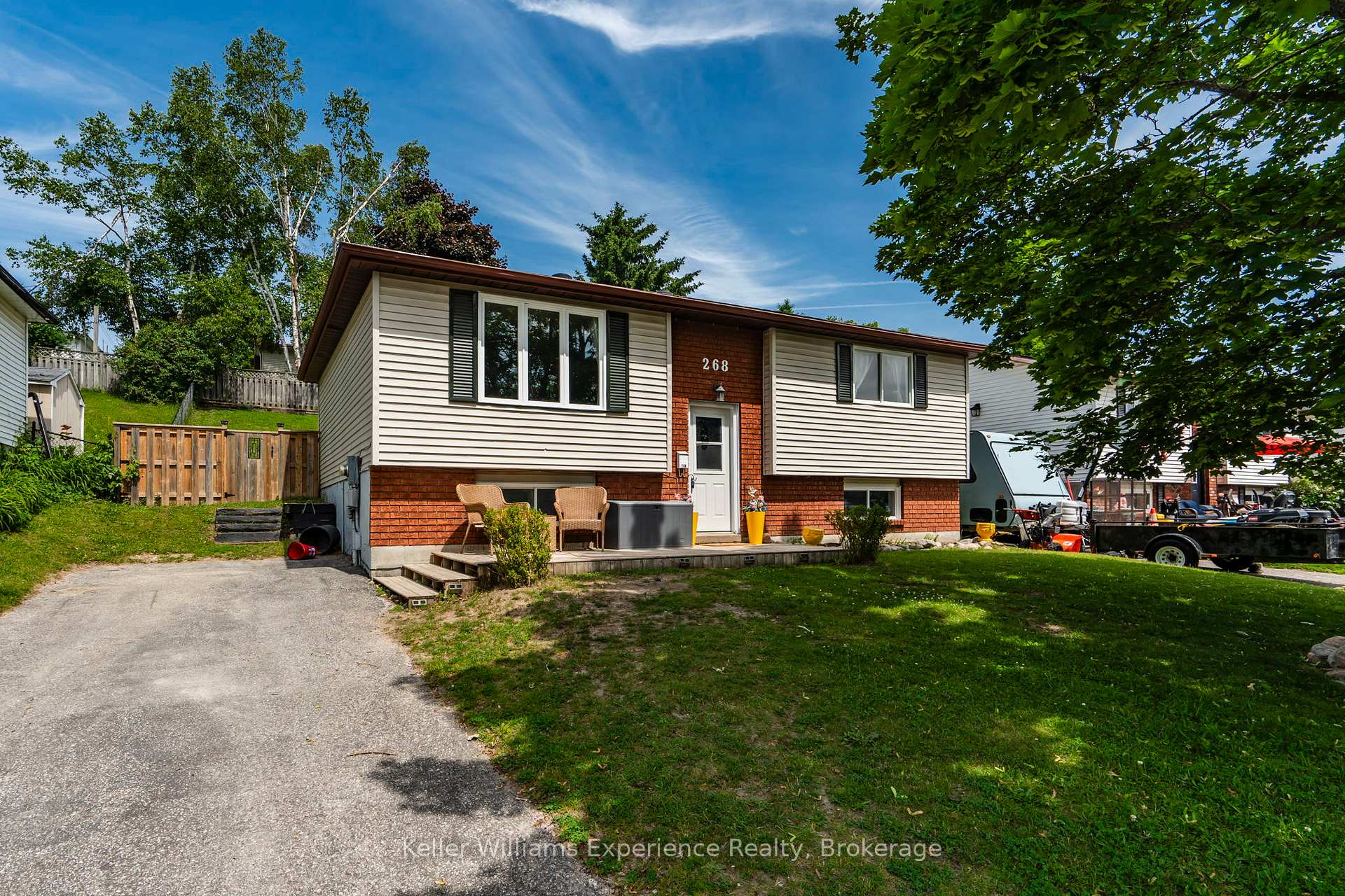 Photo 2 of 268 Galloway Boulevard, Midland — HOMEH