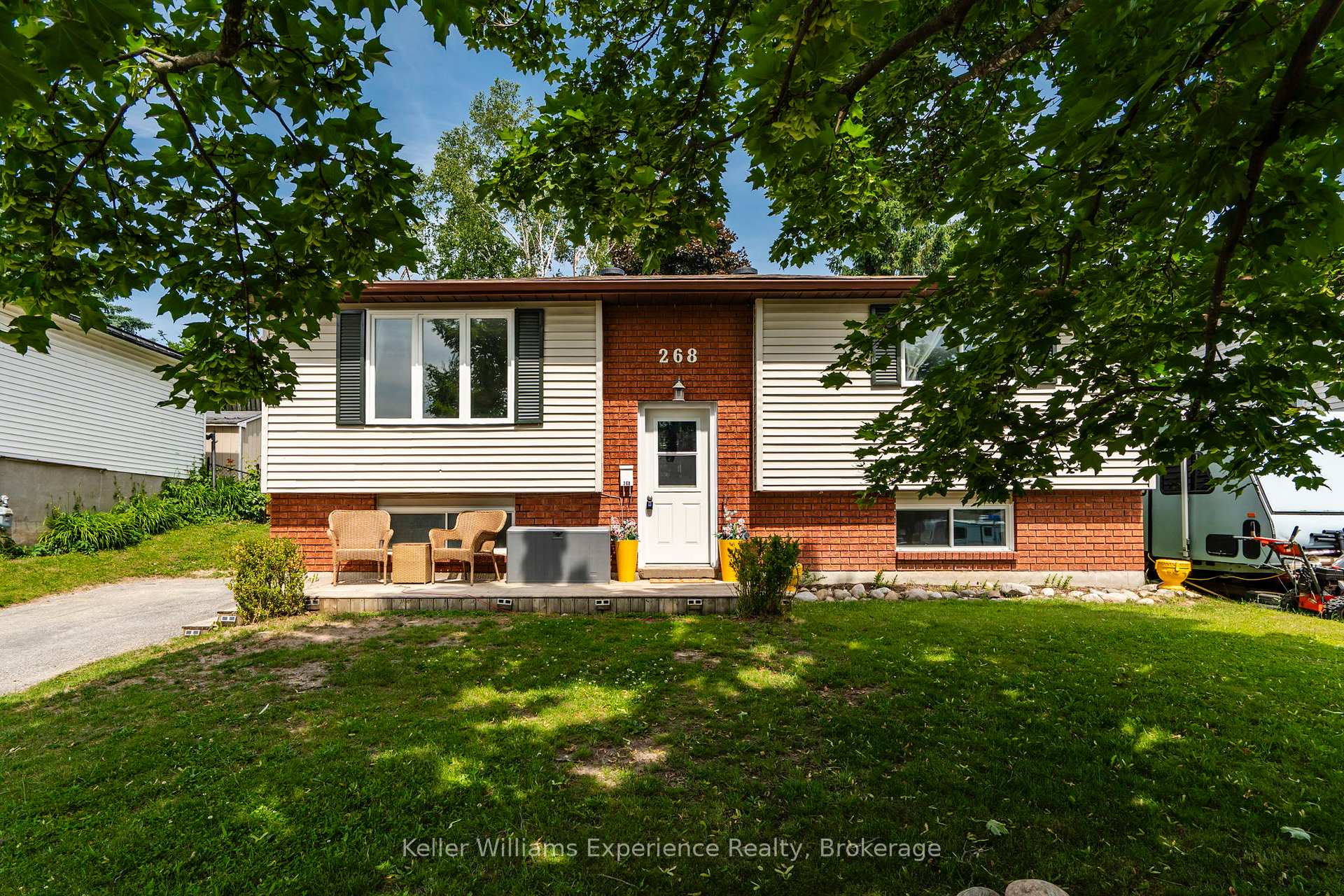 Photo 3 of 268 Galloway Boulevard, Midland — HOMEH