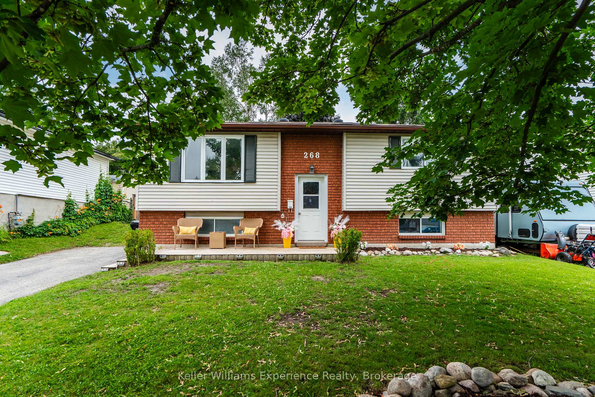 Photo 5 of 268 Galloway Boulevard, Midland — HOMEH